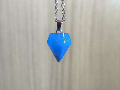Modrý krystal – geometrický přívěsek — foto 5