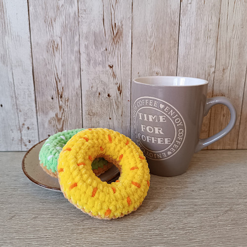 Donut háčkovaný žlutý — foto 2