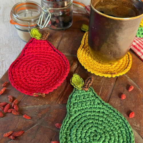 Háčkované podtácky červené hrušky - set 4 ks — foto 6