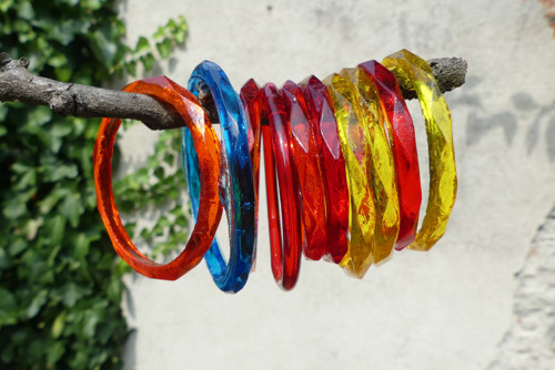 V barvách...skleněné kroužky, bangle — foto 4