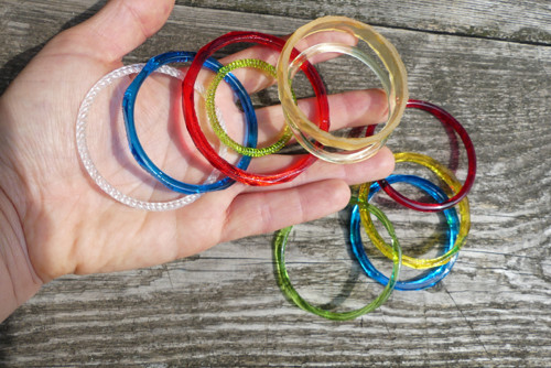 V barvách...skleněné kroužky, bangle — foto 5