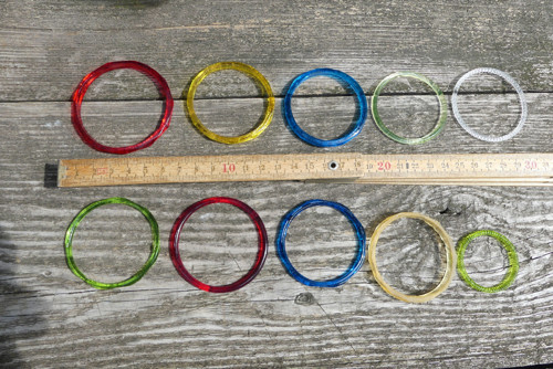 V barvách...skleněné kroužky, bangle — foto 3