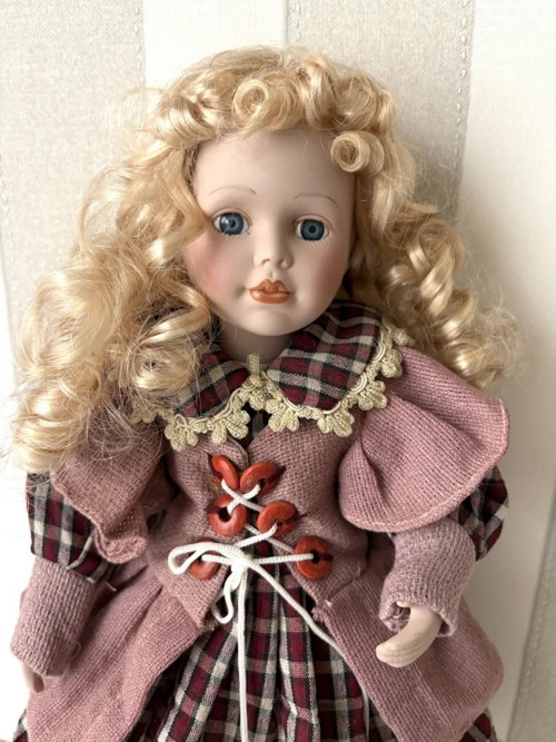 Porcelánová panenka Alexandra — foto 4