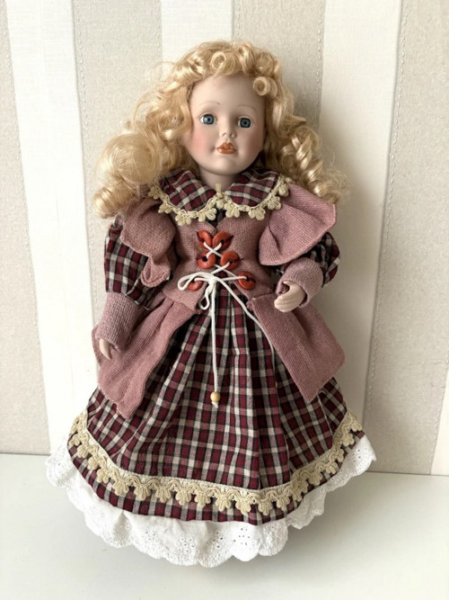 Porcelánová panenka Alexandra — foto 2