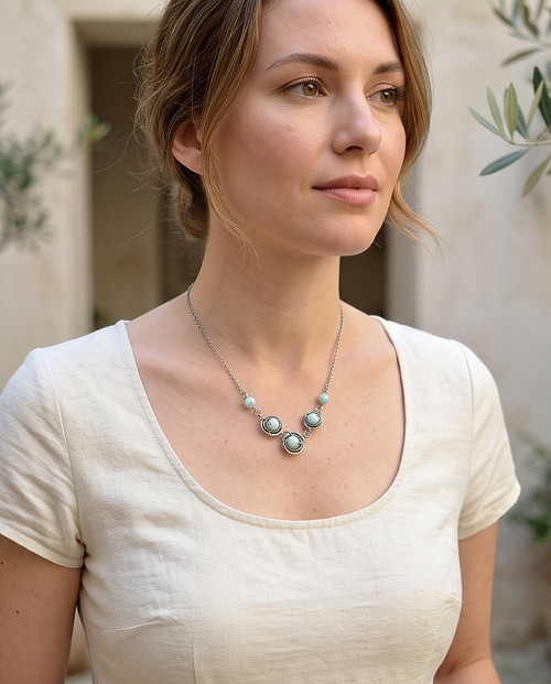 Náhrdelník s modrým opálem wire wrapping — foto 5