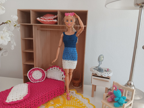 Barevné šatičky na panenku — foto 2