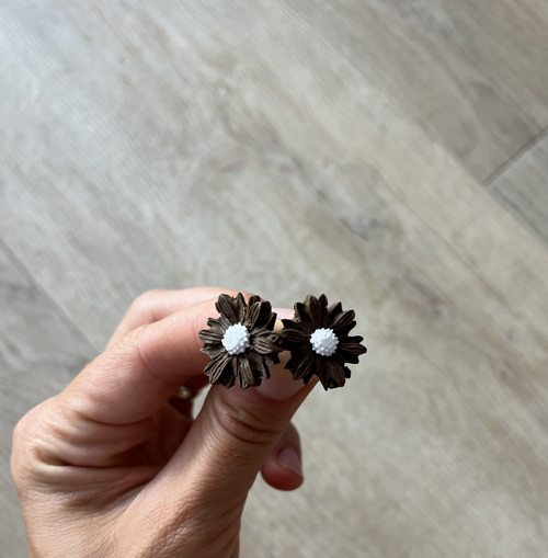 Náušnice kopretiny hnědé — foto 2