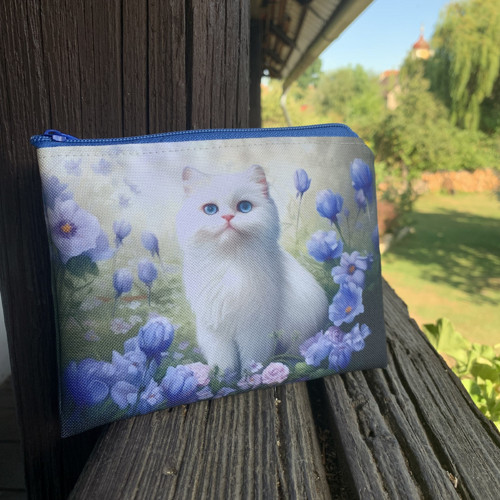 Bílá kočka s modrým zipem - taštička - kapsička — foto 2