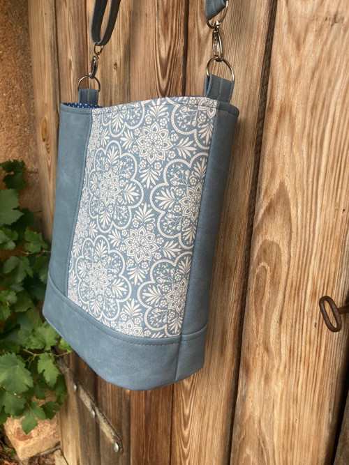 Crossbody kabelka — foto 2