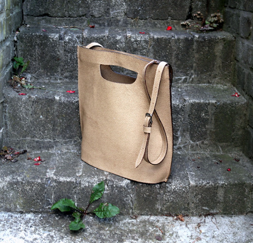 Minimalistická kabelka béžová — foto 2