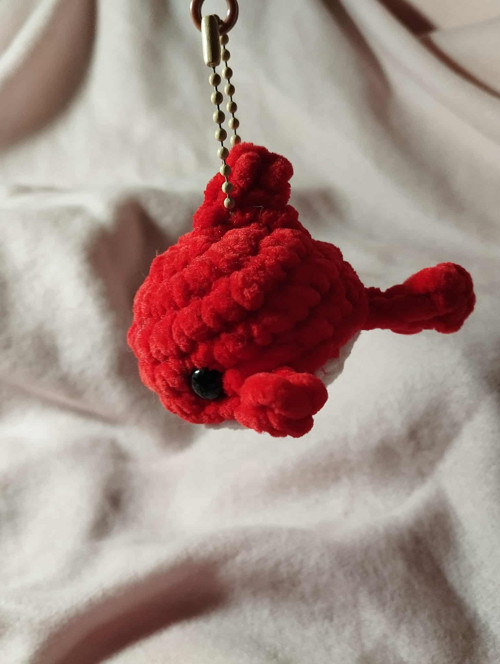 Roztomilá háčkovaná rybička na batoh (6 cm) — foto 2