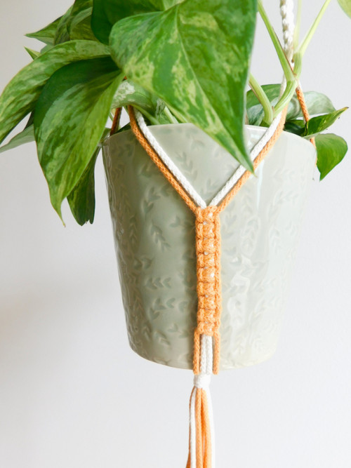 Macramé závěs na květináč “Marigold” — foto 6