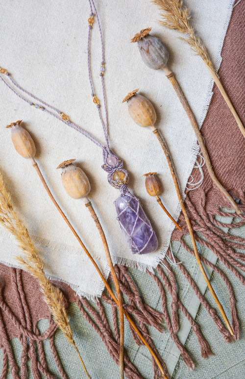 Macramé náhrdelník s ametystem - Flueth — foto 3