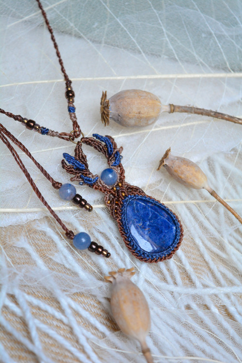 Macramé náhrdelník se sodalitem - Nameril — foto 3