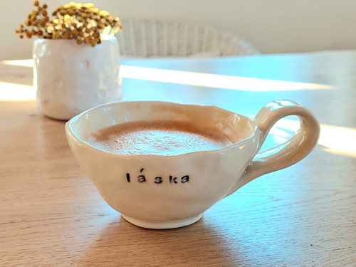 Keramický šálek - "láska" (menší) — foto 5