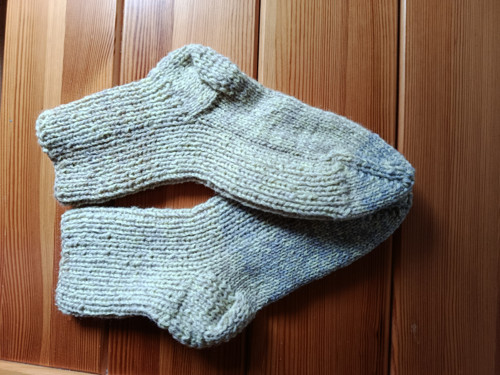 Random ponožky on a ona — foto 5