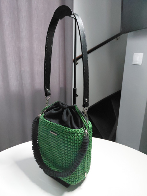 Ručně háčkovaná kabelka – bucket bag — foto 2