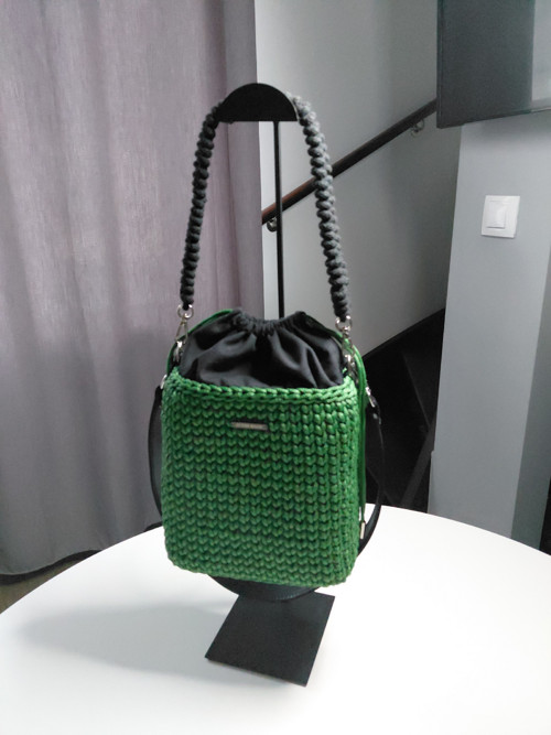 Ručně háčkovaná kabelka – bucket bag — foto 3