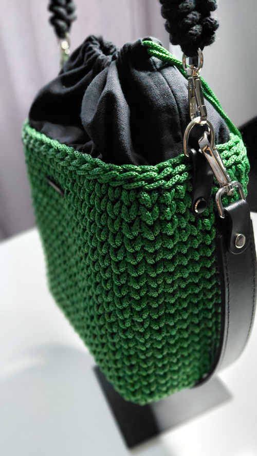 Ručně háčkovaná kabelka – bucket bag — foto 4
