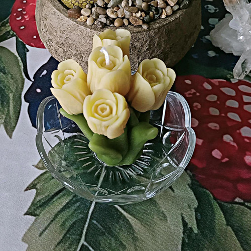 Kytička tulipánů - svíčka — foto 2