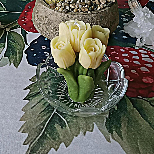 Kytička tulipánů - svíčka — foto 3