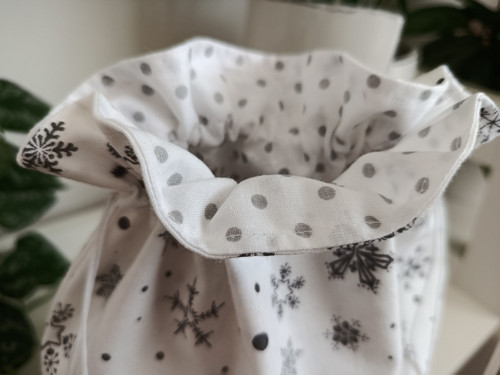 Stahovací pytlík šedé vločky — foto 2