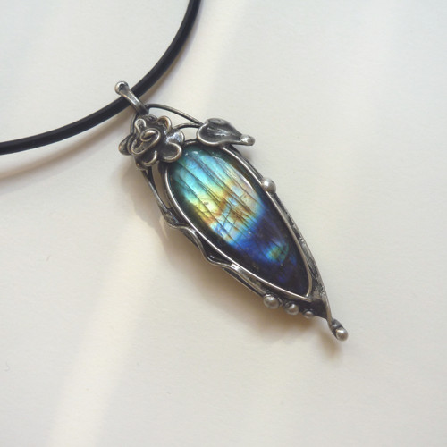 Přívěsek s duhovým labradoritem AURORA, handmade — foto 2