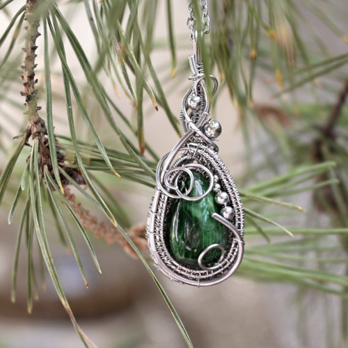 Přívěsek malachitová kapka wire wrapping — foto 2