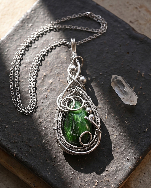 Přívěsek malachitová kapka wire wrapping — foto 3