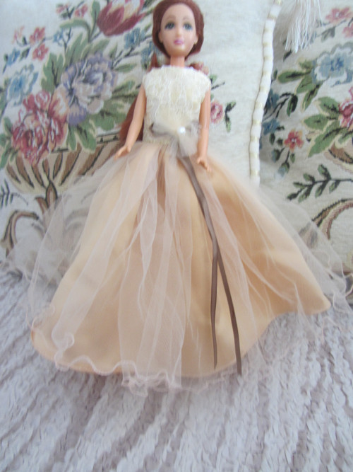 Společenské šaty pro Barbie — foto 2
