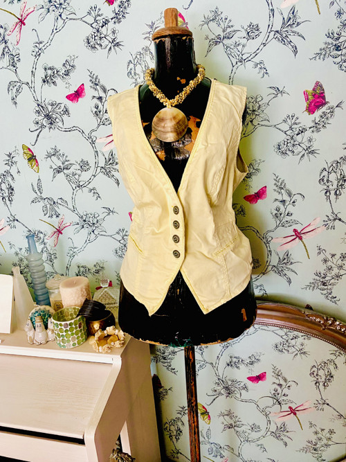 Vestička butter yellow — foto 2