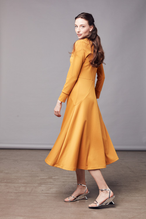 Podzimní Šaty Eva Medové — foto 2