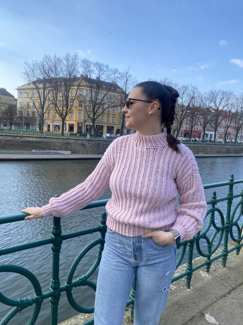 Ručně háčkovaný stylový CHUNKY svetr — foto 3