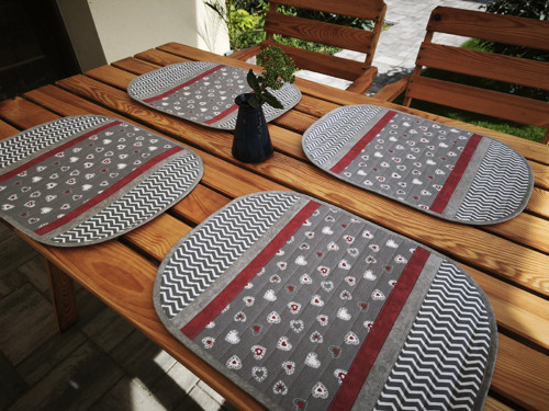 Prostírání patchwork šedé červené ovàl Srdíčka — foto 5