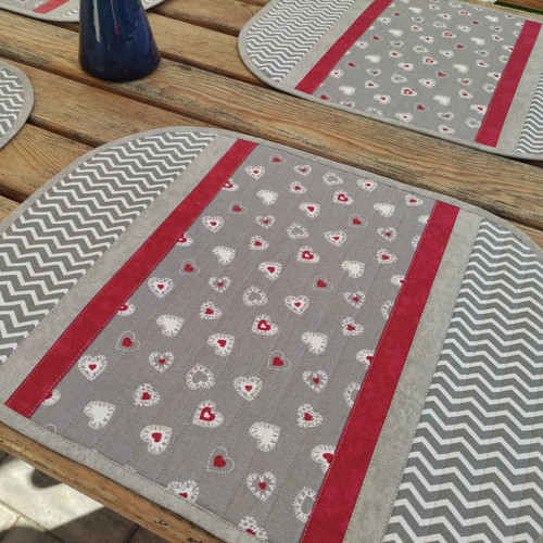 Prostírání patchwork šedé červené ovàl Srdíčka — foto 6