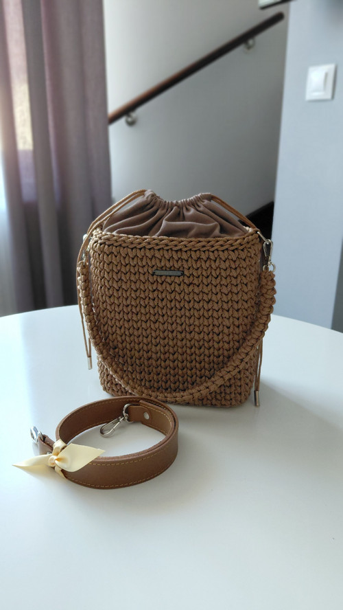 Ručně háčkovaná kabelka – bucket bag — foto 3