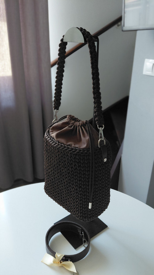 Ručně háčkovaná kabelka – bucket bag — foto 5