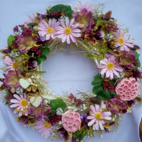 Růžová kopretina - věnec — foto 4