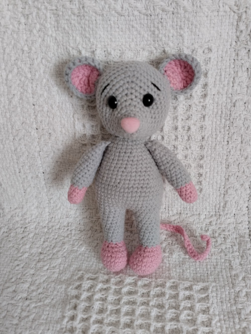 Háčkovaná myška 18cm — foto 2