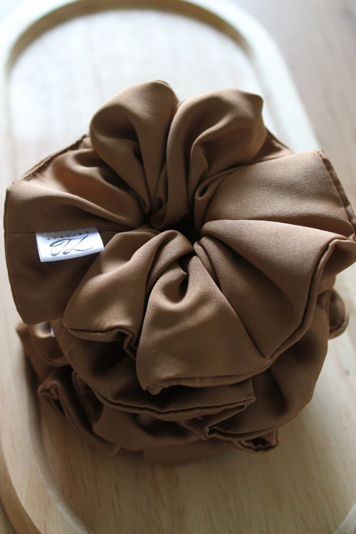 Saténová scrunchie — foto 4