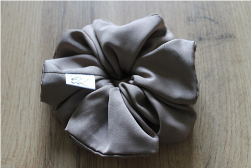 Saténová scrunchie — foto 6