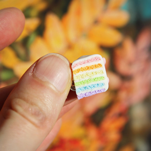 Duhový dortík - pin — foto 2