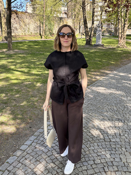 2v1 Lněný zavinovací top/vesta Černá — foto 4