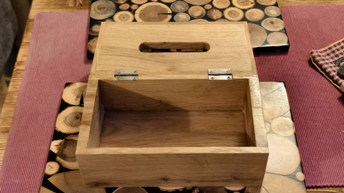 Dubový box na kapesníčky s epoxidem — foto 3