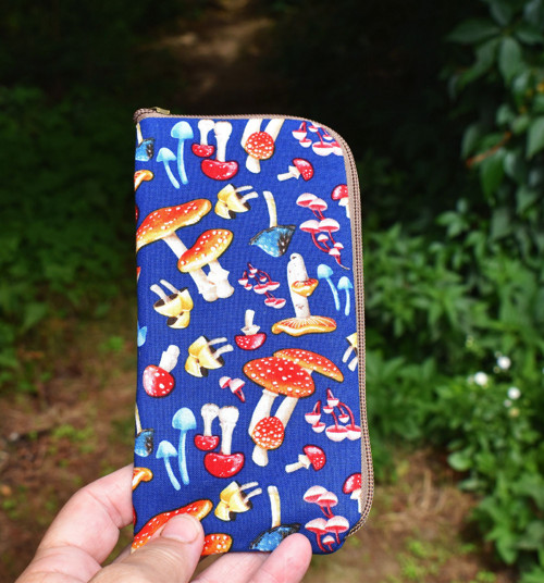 Obal na telefon - Muchomůrky červené — foto 2