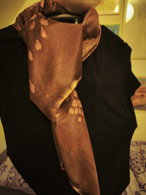 Hedvábný šátek Čokoláda — foto 2