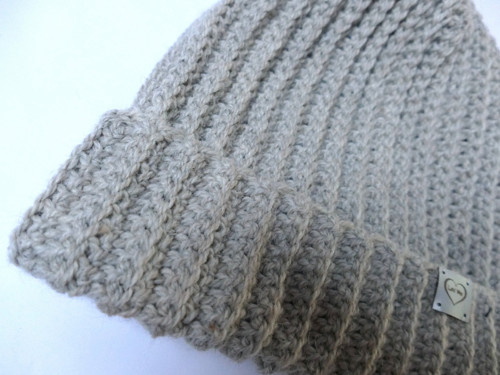 Světle šedá háčkovaná čepice (alpaka+merino) — foto 5