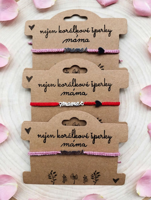 Micro macramé náramek MAMA se srdíčkem — foto 3