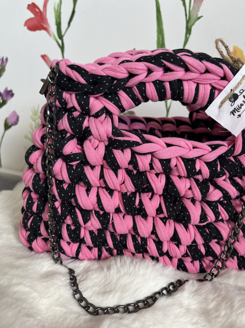 Háčkovaná medium crossbody — foto 2