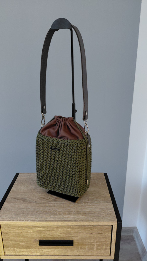 Ručně háčkovaná kabelka – bucket bag — foto 4